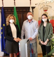 L'assessore Serena Frediani e Domenico Passalacqua presidente di Luccasenzabarriere ODV